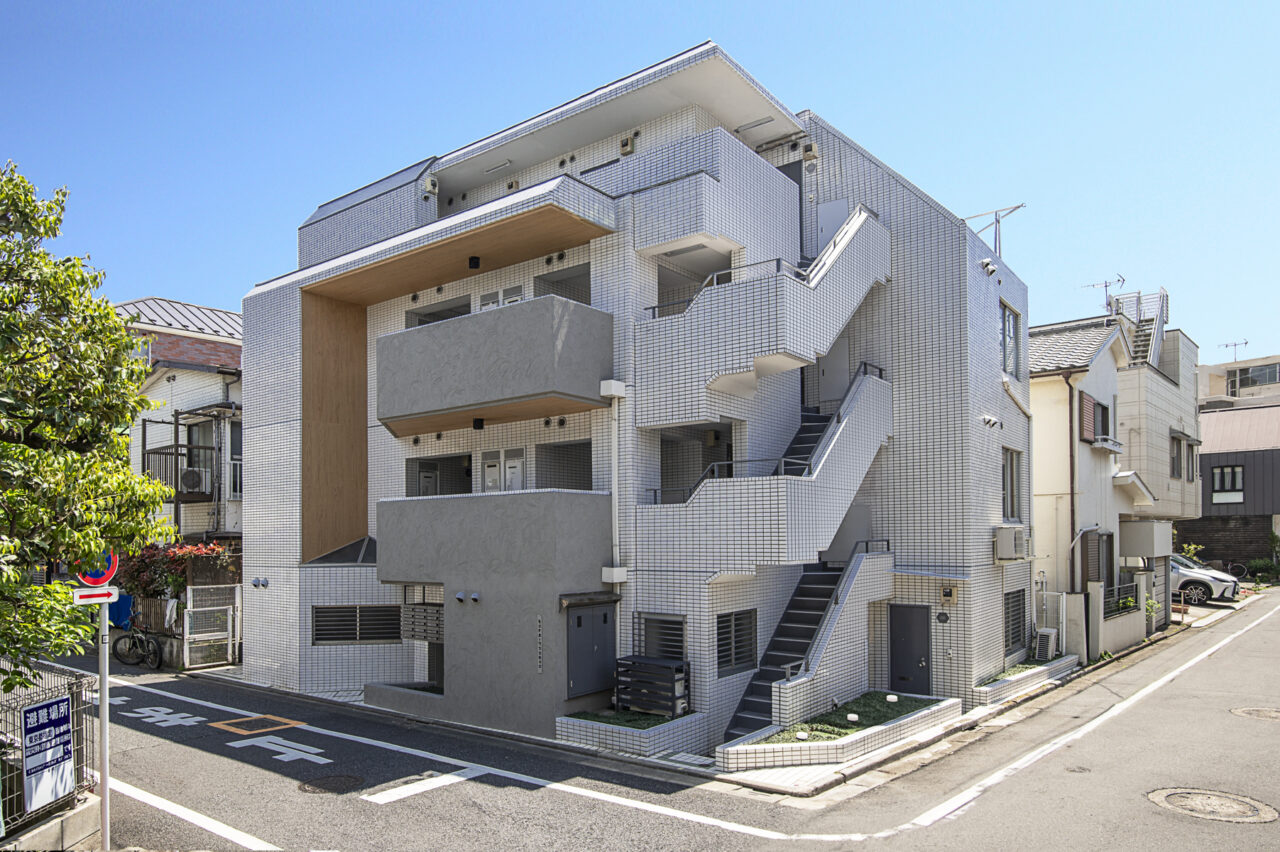 “住まい” をキャンバスに、BEARSが学生たちと唯一無二のリノベーションに挑みました。
