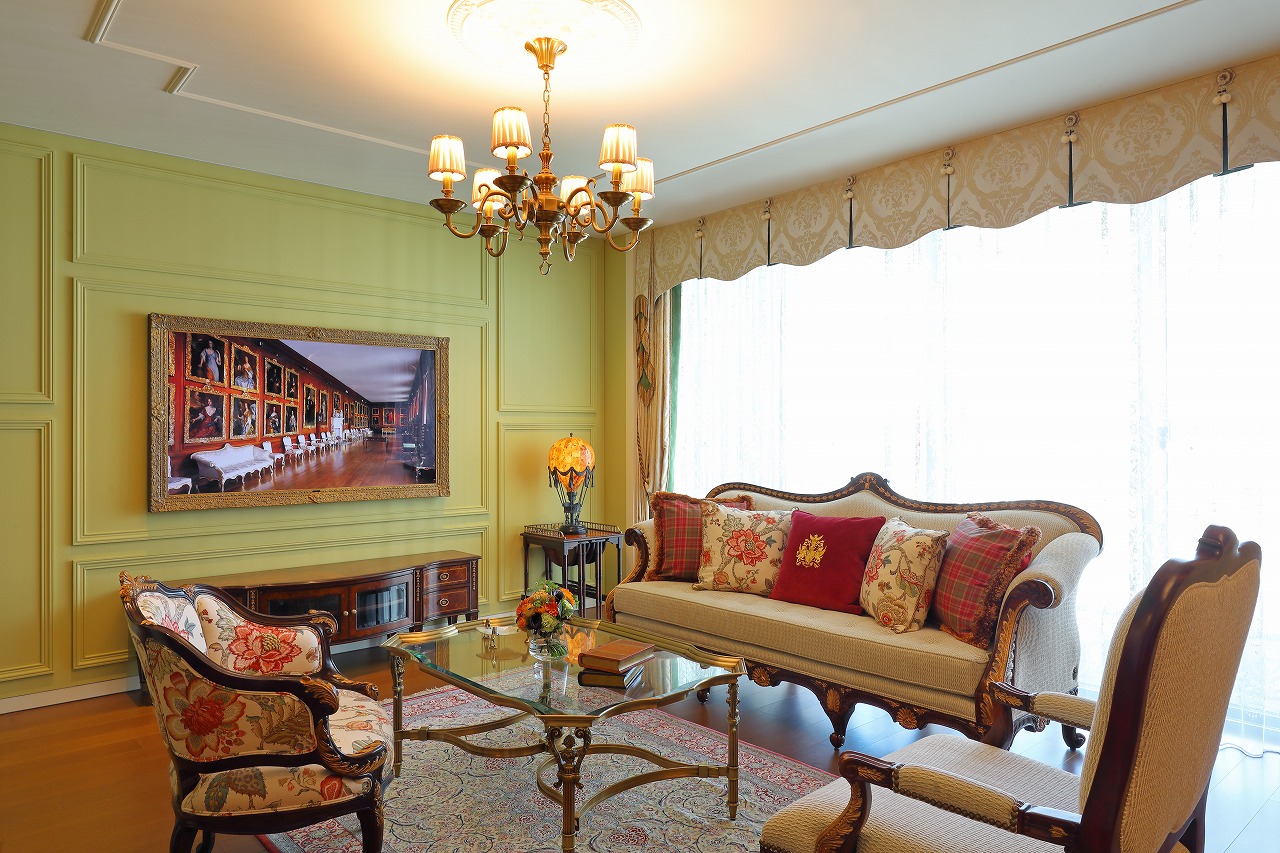 クラシック家具で生活をアートにしつらえる「西村貿易」