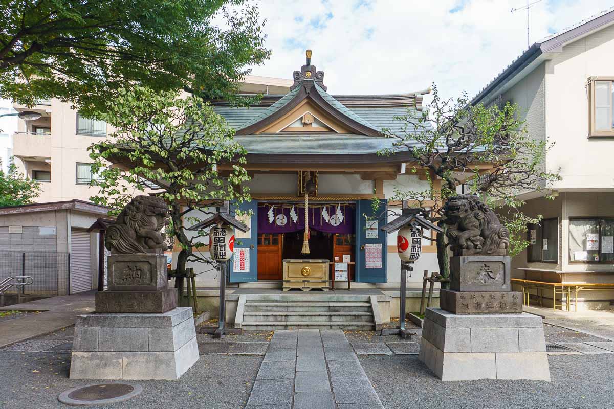 400年続く神社の宮司が見つめる、変わりゆく街「表参道」の姿